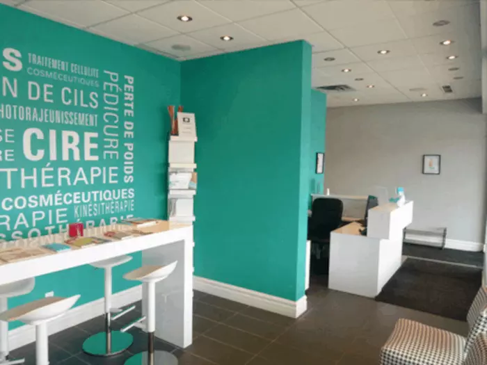 Intérieur rénové d'une entreprise commerciale par Construction François Côté